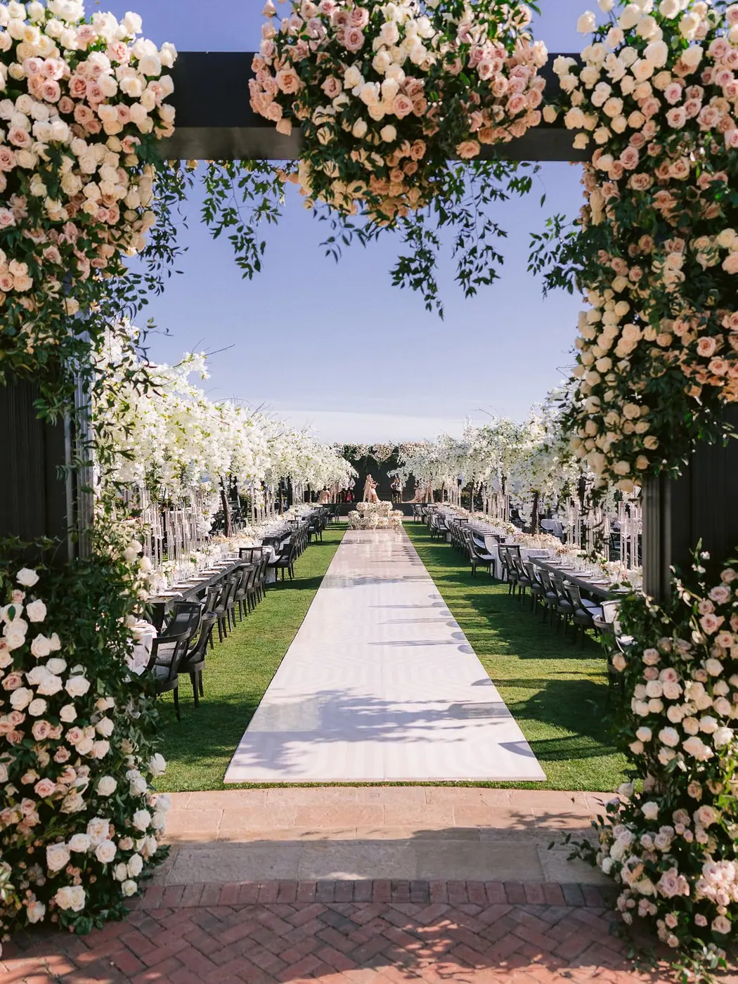 Floral design by Eddie Zaratsian Lifestyle & Design